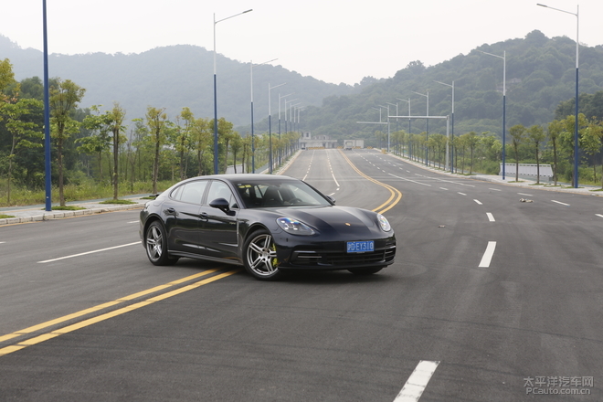 保时捷panamera混动深度测试 (全新保时捷panamera4s 2.9t试驾感受)