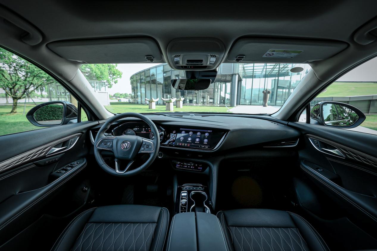 昂科威plus艾维亚五座版黑外黑内,昂科威五座plus艾维亚雪地