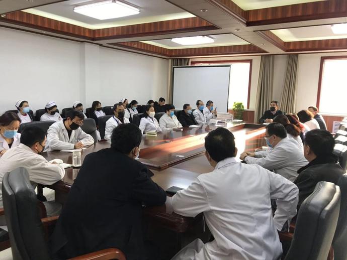 光荣绽放红旗颂,光荣绽放正能量