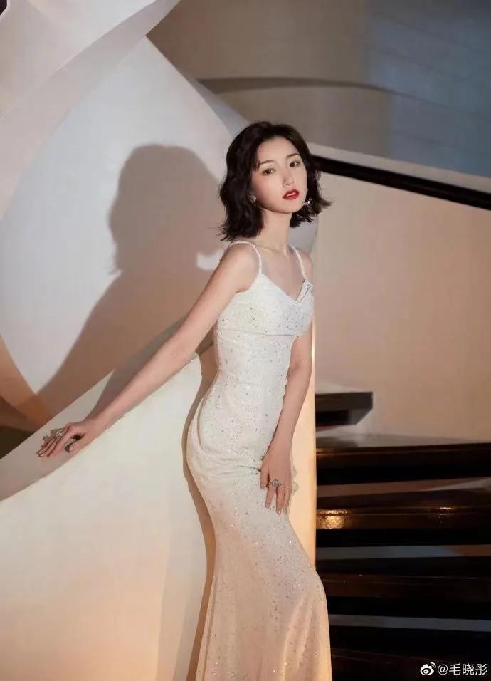 毛晓彤短发发型扎法,毛晓彤复古卷短发适合什么脸型