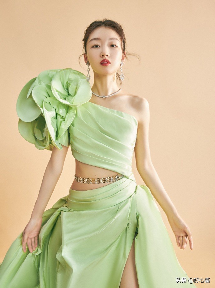 三金影后周冬雨为何会下凡拍电视,三金影后周冬雨真的有演技吗