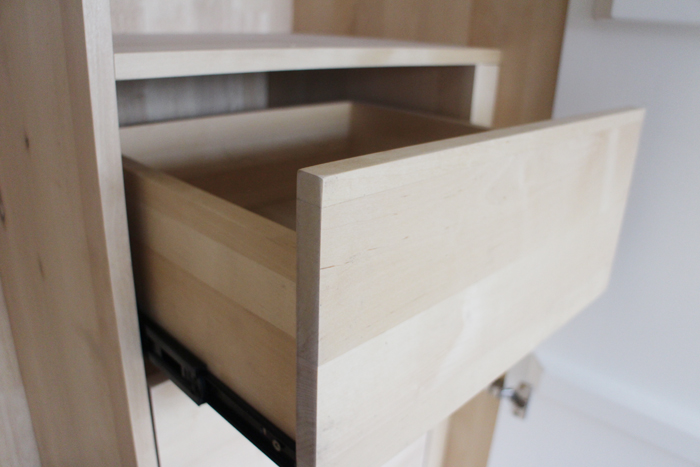 故宫的龙椅是什么木头做成的,故宫的龙椅是什么材质的