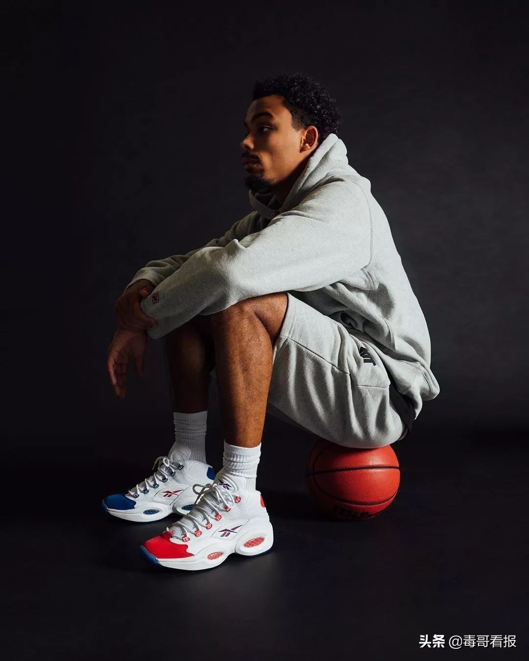 reebok什么意思啊,为什么reebok两个标志