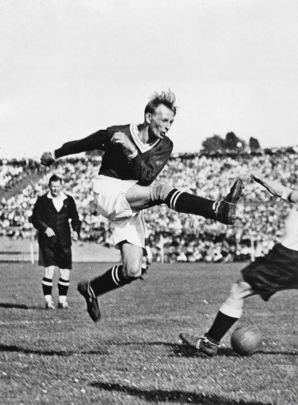 足球伪9怎么打,伪9号位球员