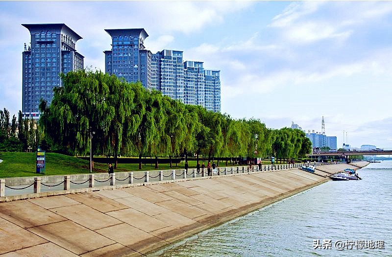 被人遗忘的辽宁朝阳市，原是“东方佛都”，人文和自然风光都不错