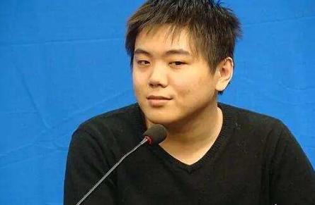 星际争霸优秀解说新人,放弃上大学机会