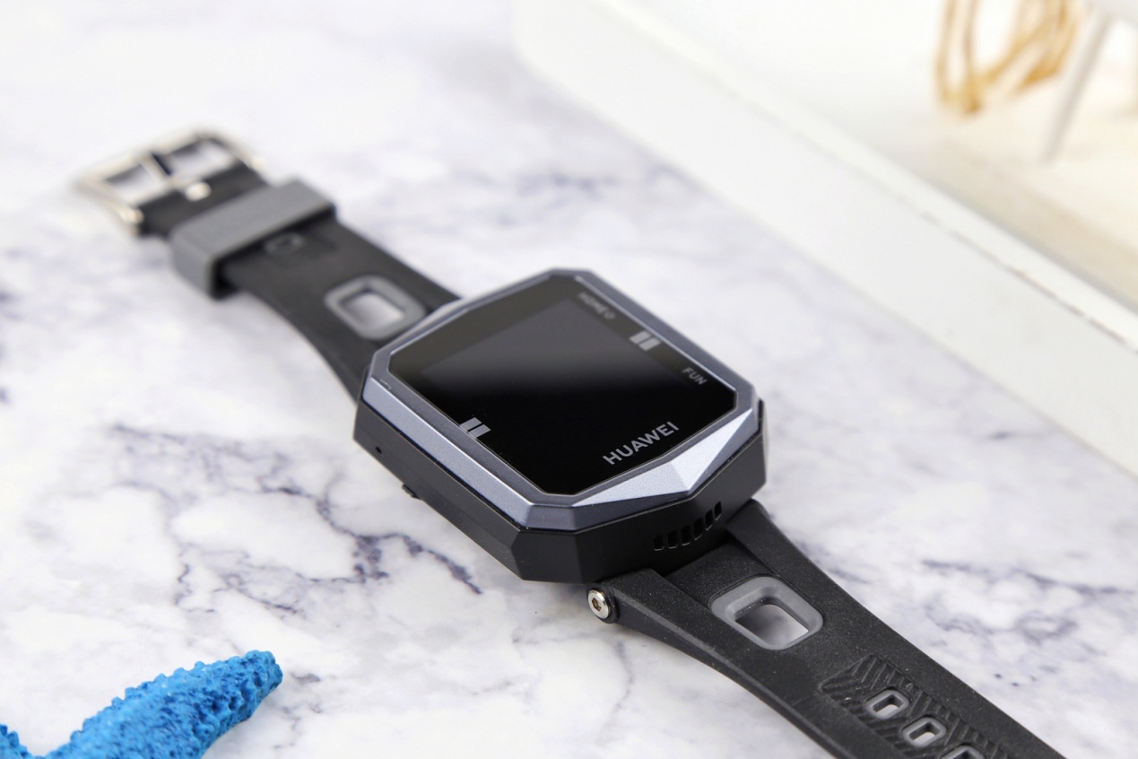 9重精确定位孩子的贴身守护者，华为儿童手表3X体验