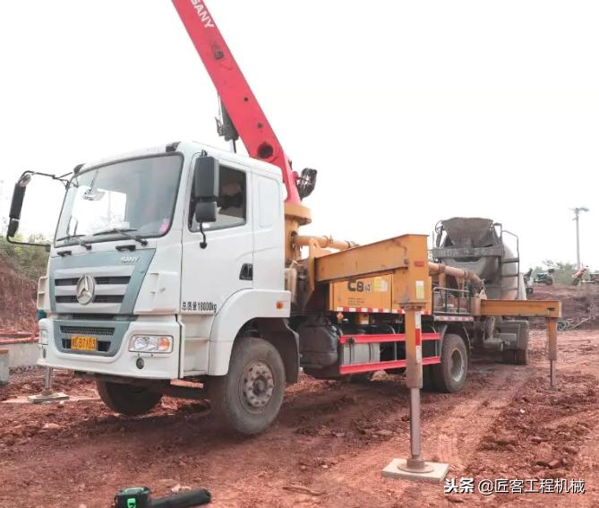 混凝土泵车神器,三一小型泵车15米农村专用