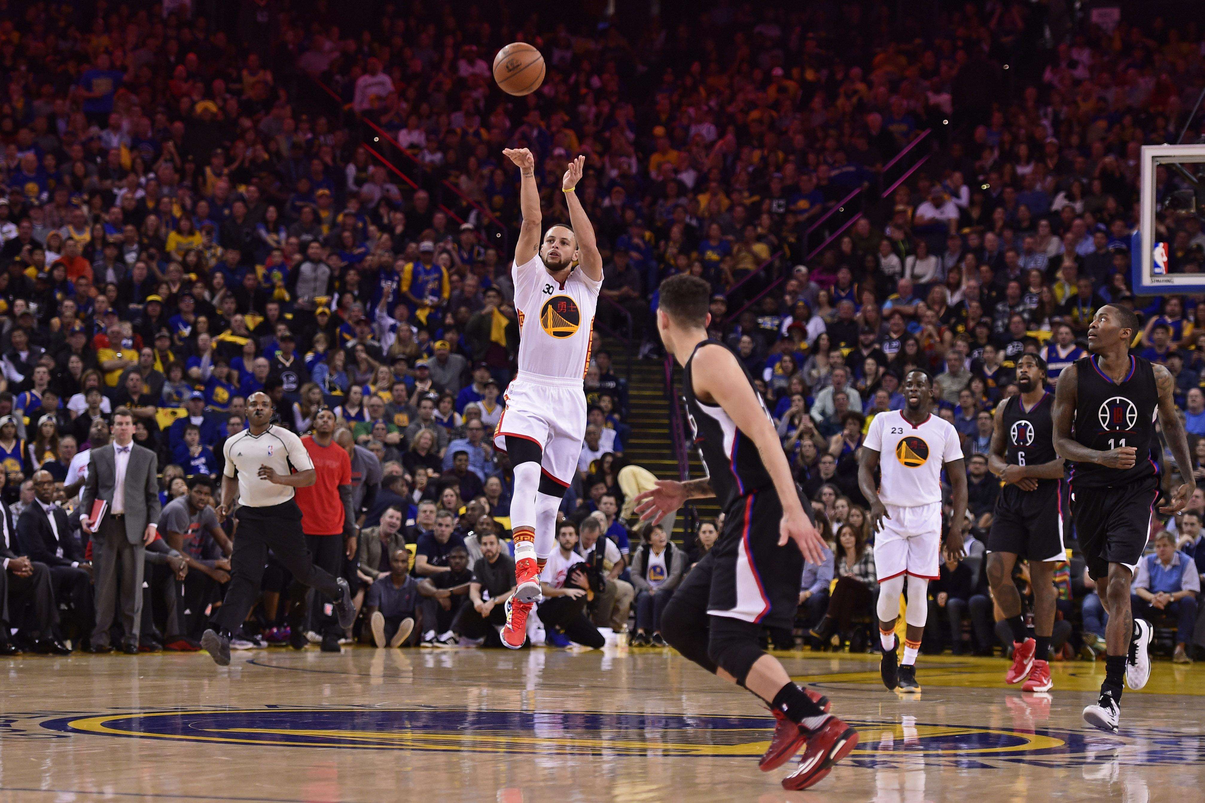 校园篮球赛，穿什么样的球衣最帅！