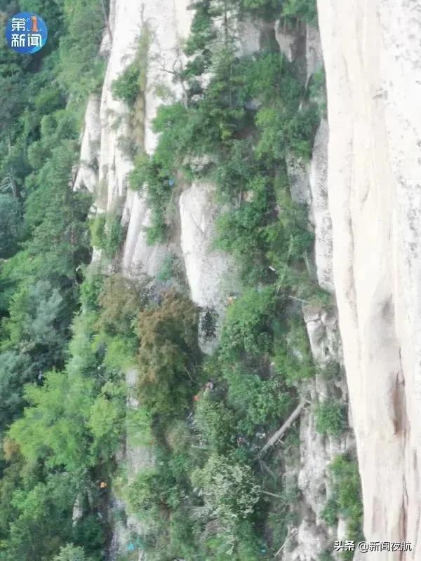 华山跳崖轻生事件是哪年,湖北男子华山跳崖轻生事件