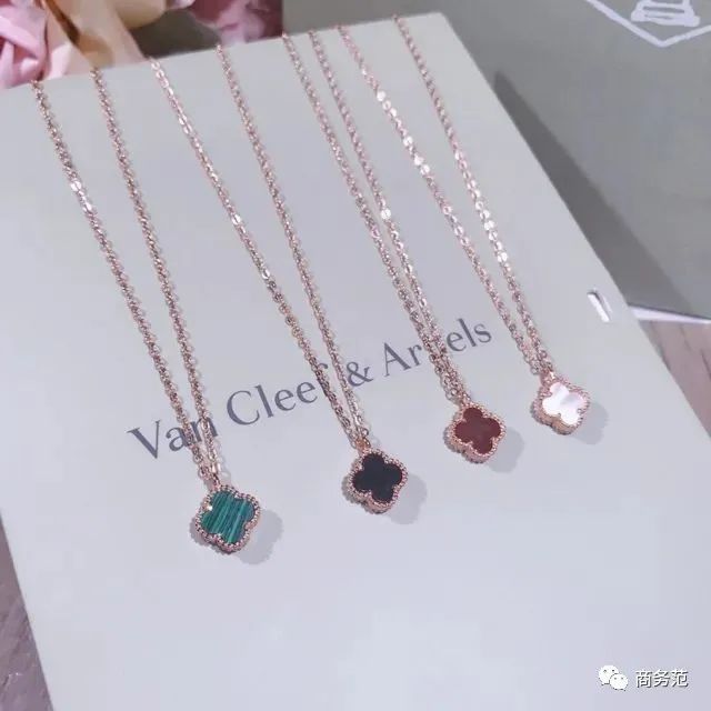 现在大家还买奢侈品吗,为什么现在大家喜欢买奢侈品