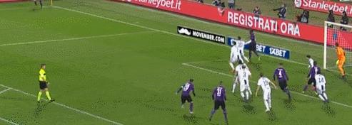 c罗里程碑之夜继续刷新纪录,c罗全场欢呼插兜走