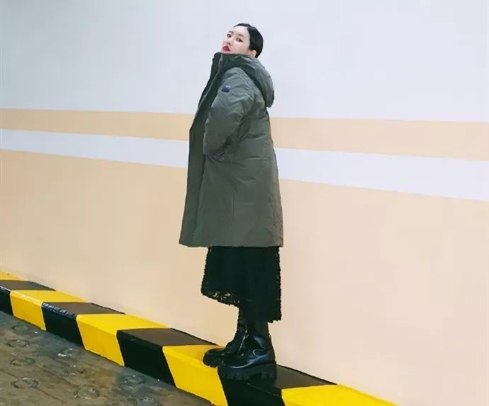 宣美穿吊带裙图片,南韩腿精宣美showmaker