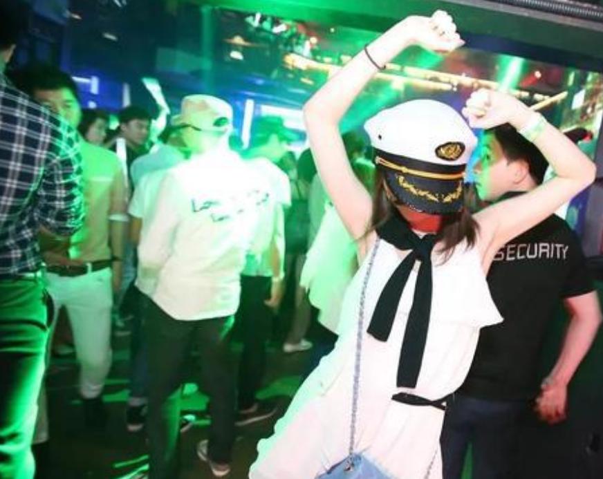 凭《江南style》爆红，如今销声匿迹，鸟叔是资本的牺牲品吗？