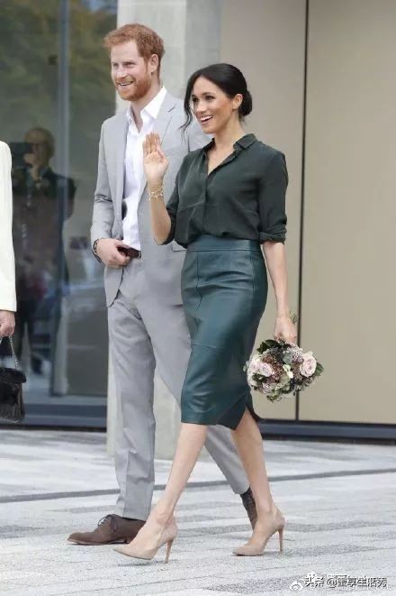 凯特王妃和梅根王妃哪个更大,凯特王妃梅根穿衣搭配