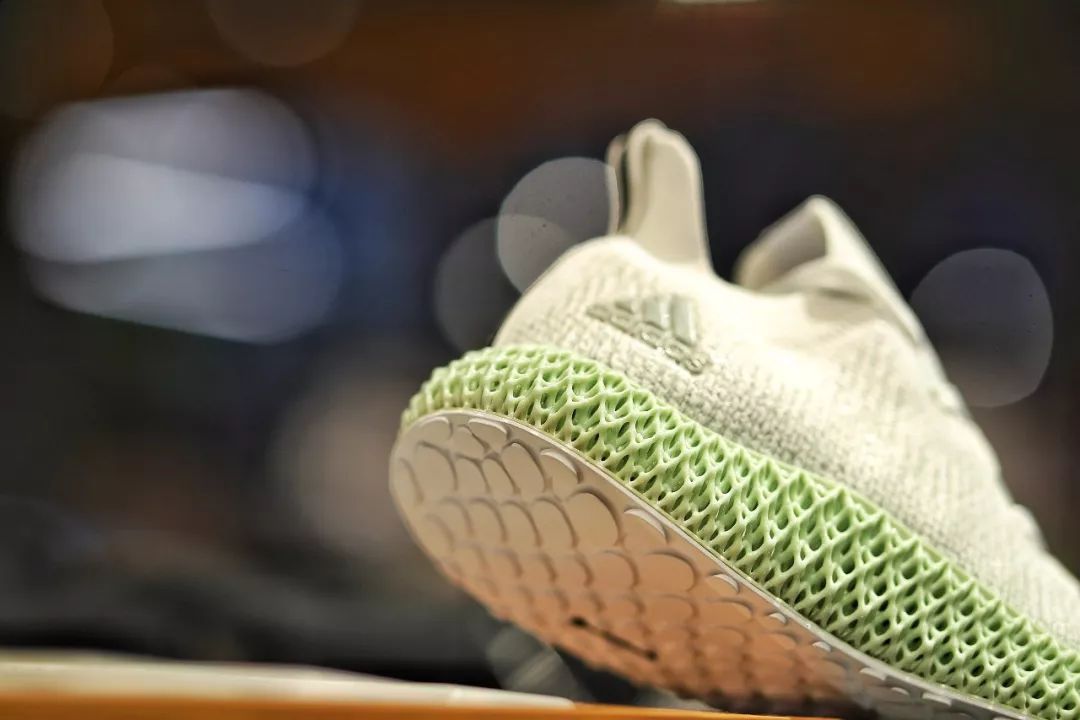 4000左右adidas鞋子,adidas400元左右