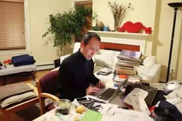 回家2小时，刷了200+条短视频，玩了2局王者荣耀，结果差点疯掉