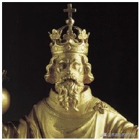 扑克牌的十二个历史真实人物,扑克牌中的人物十分诡异