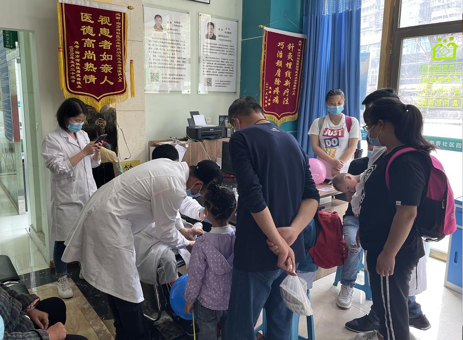 上海游客来黔旅游突患病，社区医院为他“定制”了一份特殊的治疗方案