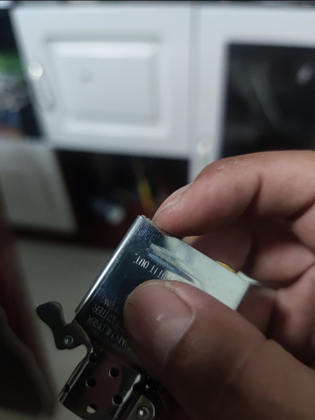 正品zippo内胆里有几块棉花,正品zippo内胆哪些小瑕疵是正常的