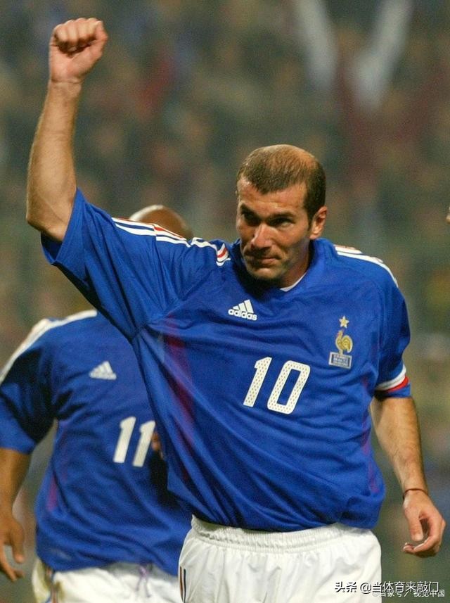 足球球衣12号的著名球员,足坛十号球星排行榜
