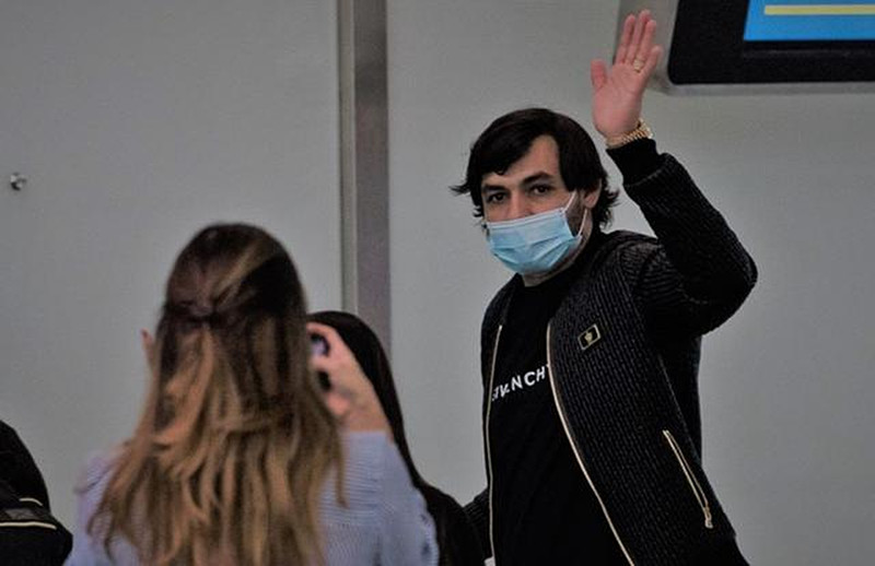 花8.7亿元买几个黑人兄弟？中国足球，沉下心来吧