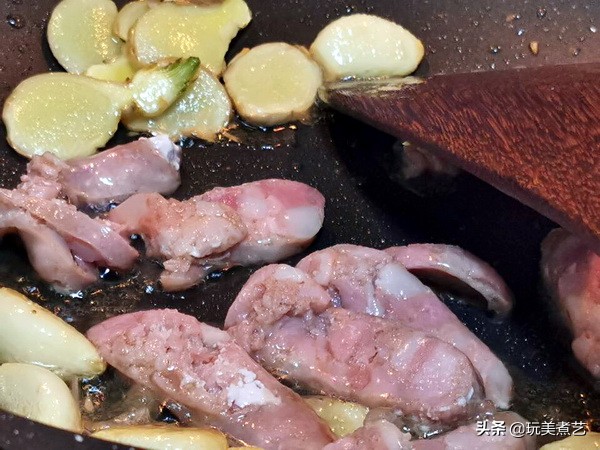 干锅不放葱,干锅西兰花五花肉的做法