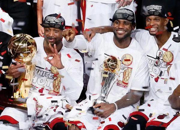 热火名宿闪电侠德怀恩韦德,德怀恩·韦德打篮球视频