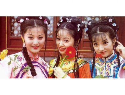 小花妹妹不打马赛克了!抱着邓超的手有点害羞,不笑是因为孙俪