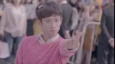 男人在喜欢的人面前会变娘吗,为什么男人谈恋爱后就变得娘