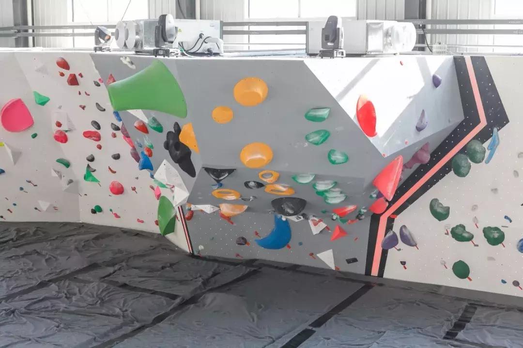 天津攀岩墙室内游乐场,蹦床攀岩主题乐园天津