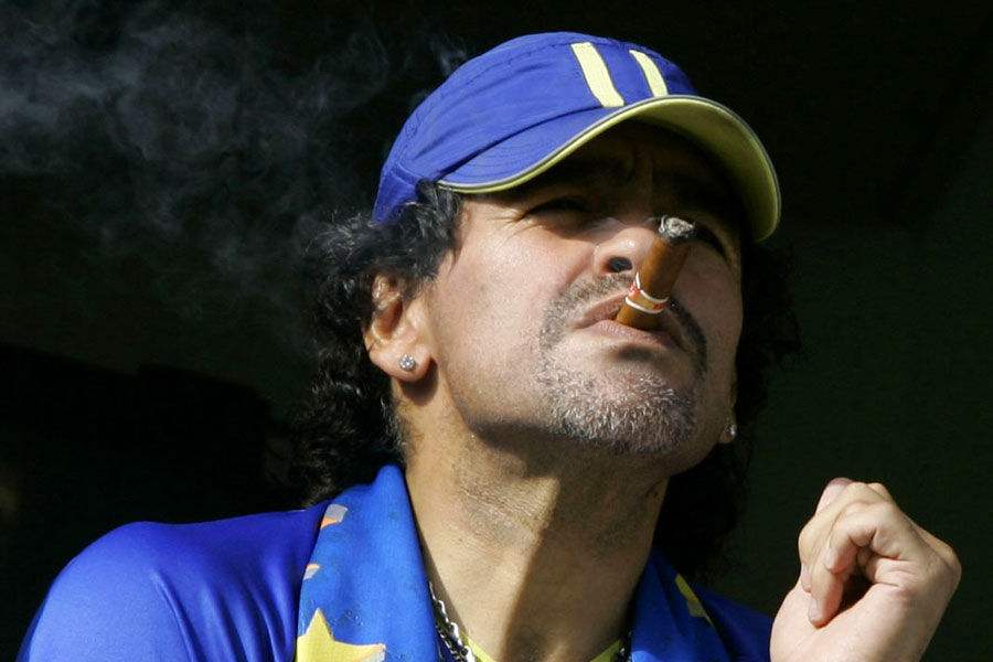 世界足球四大狠人,世界四大公认足球球王