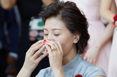 刘诗诗的母亲上热搜！原来是这样……