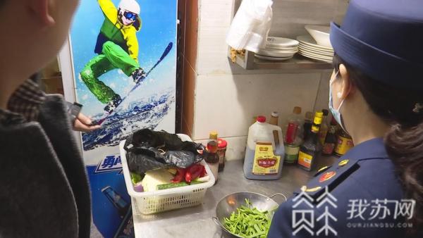 菜不洗就下锅是餐饮业常态？记者又调查了！|解忧帮