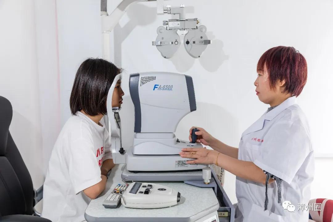 漳州这个老板太任性，包下一层楼开眼镜店