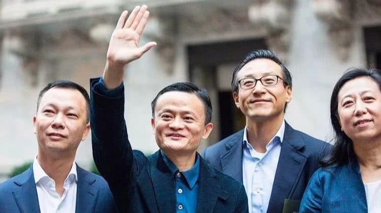 两个人合伙开奶茶店怎么分才公平,合伙开奶茶店的话赚到钱如何分配