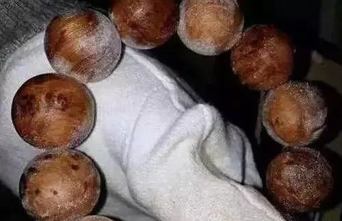 手串发霉了还能戴么,手串发霉能用除霉剂吗