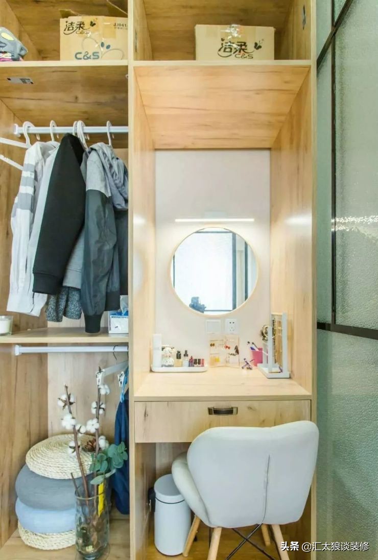 她家装修很简单,她家两居室装修太惊艳了