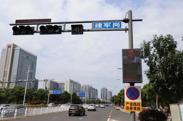 骑电动车不戴头盔重拳整治,南京骑电动车不戴头盔会上征信吗