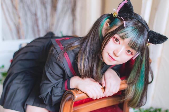 如果妈妈不懂二次元会怎样？“老婆”被公开处刑，写真被发家族群