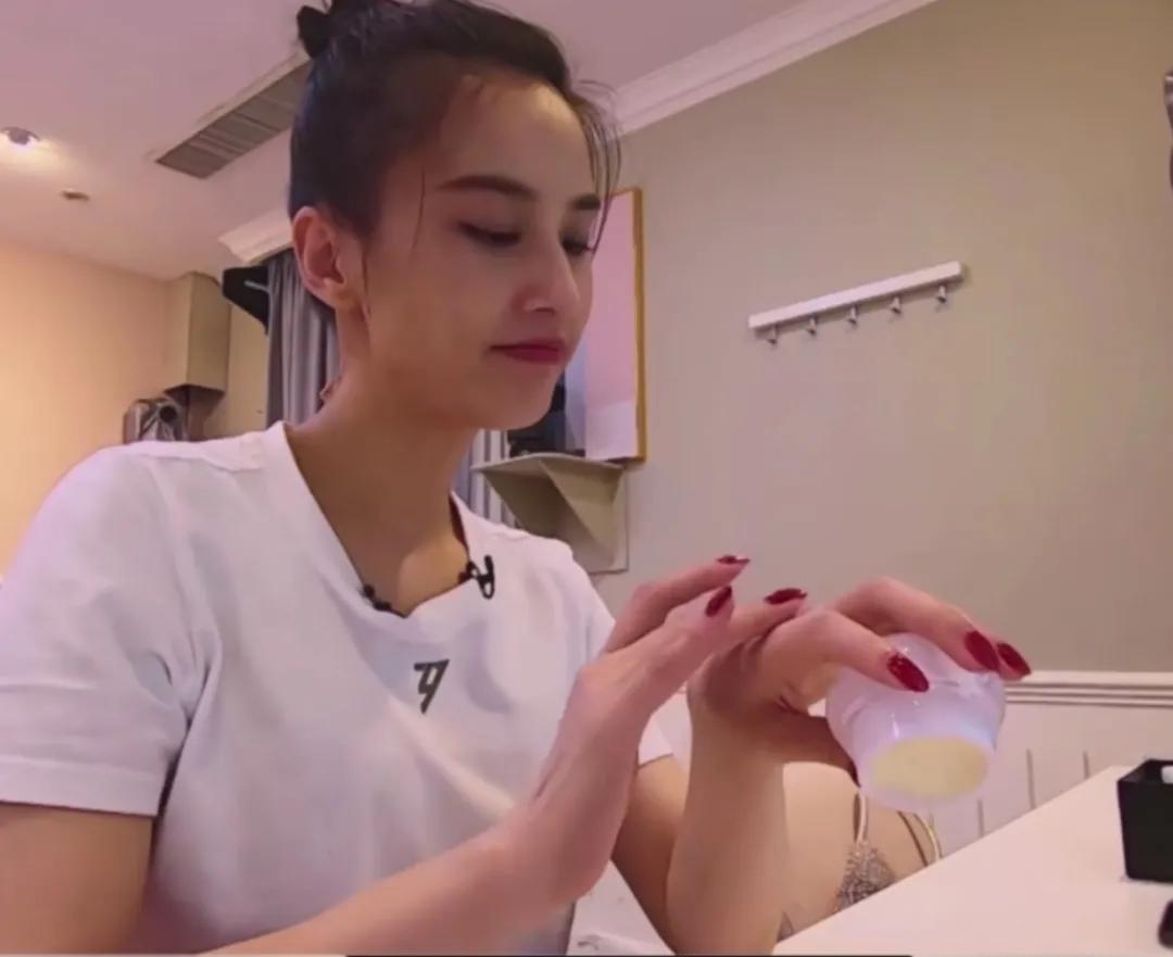 微商梵蜜琳靠姐姐们乘风破浪了吗,梵蜜琳谈微商底色