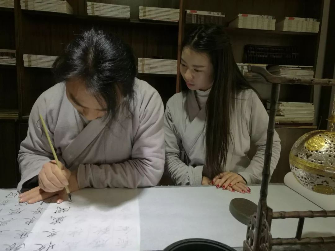 长安雅士古琴视频,长安雅士抚琴演奏