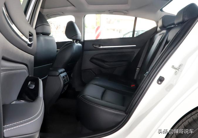 日产天籁2.0l版动力测试,试驾日产天籁视频2.0自然吸气