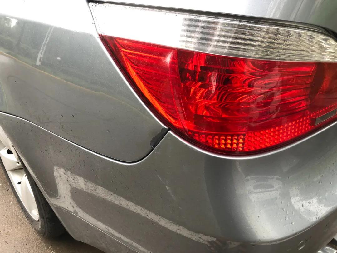 我，月薪2300，买了一辆巴伐利亚味的行政级轿车