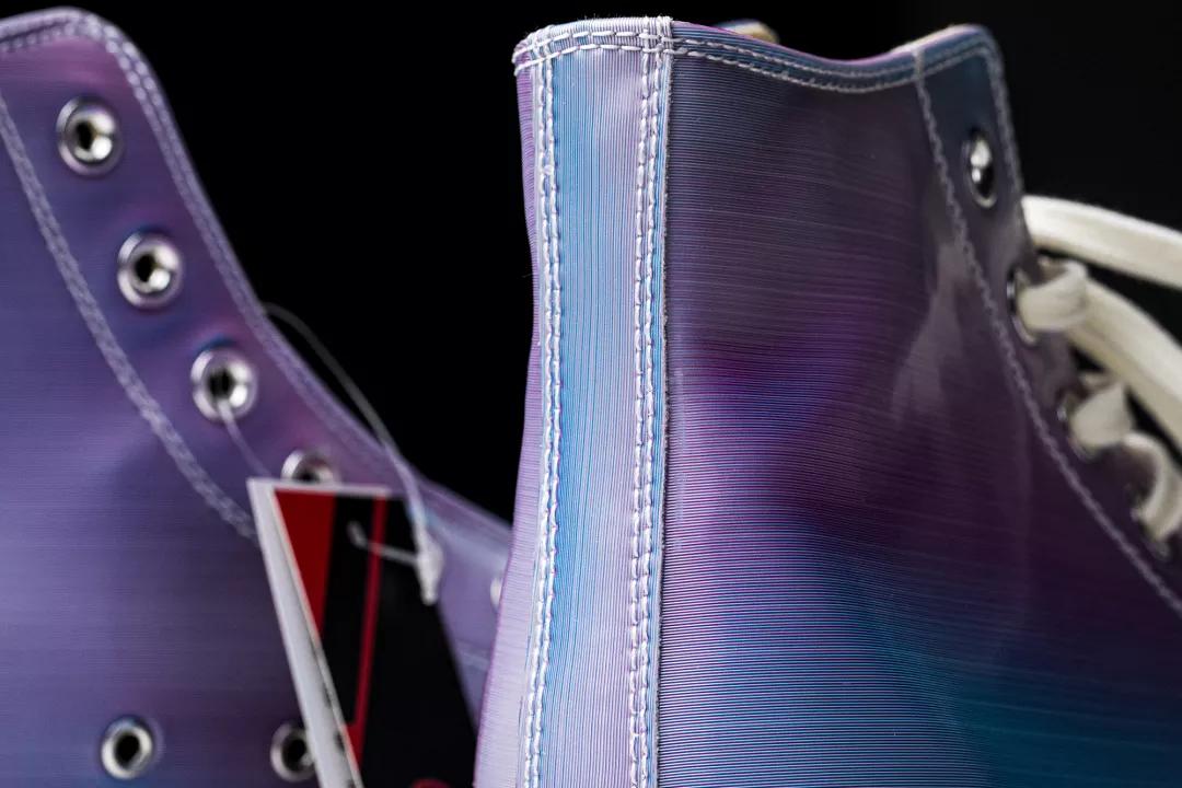 这双5D“变色鞋”火了，让光来决定颜色，做这条gai上最亮的崽