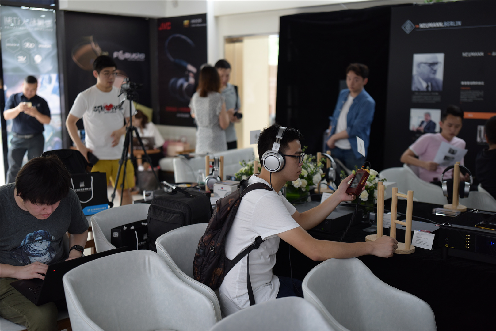 一机实现HiFi、监听和便携性，说说天域联达NeumannNDH20试听会