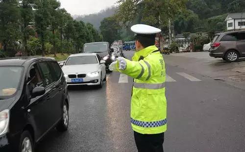 一起来学习交通安全知识吧,南阳交警蜀黍交通安全直播课