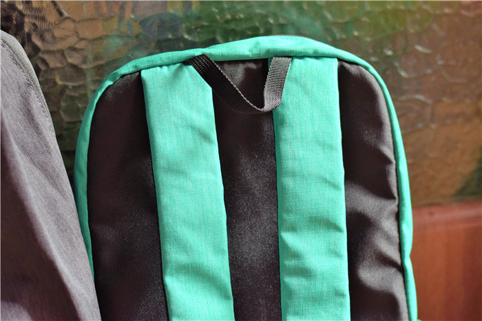 小米背包为什么这么受欢迎,小米极简都市背包一代和二代