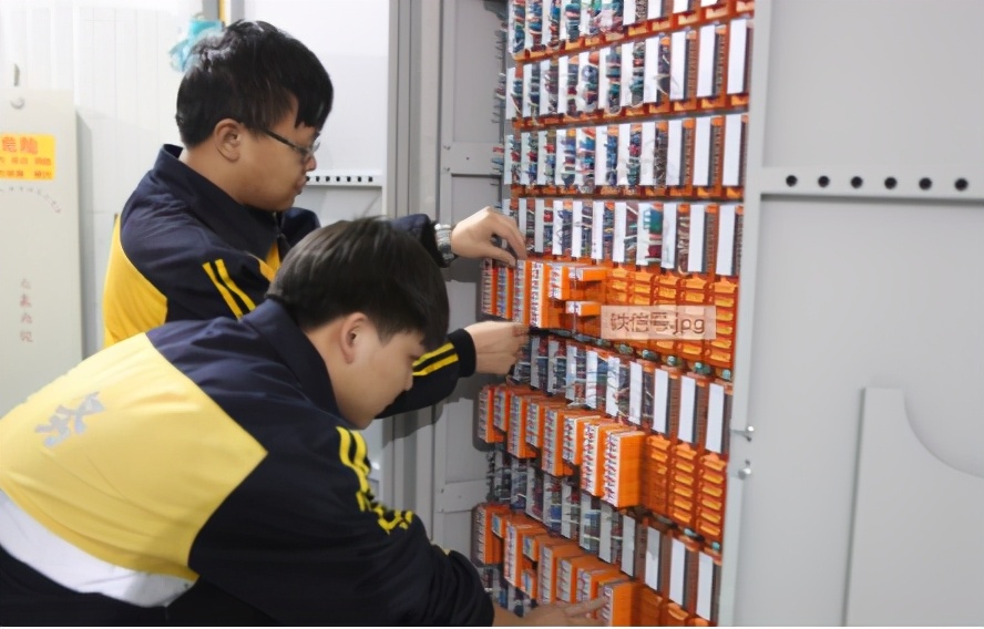 初中生不知道上什么学校好,初中不知道从哪学起