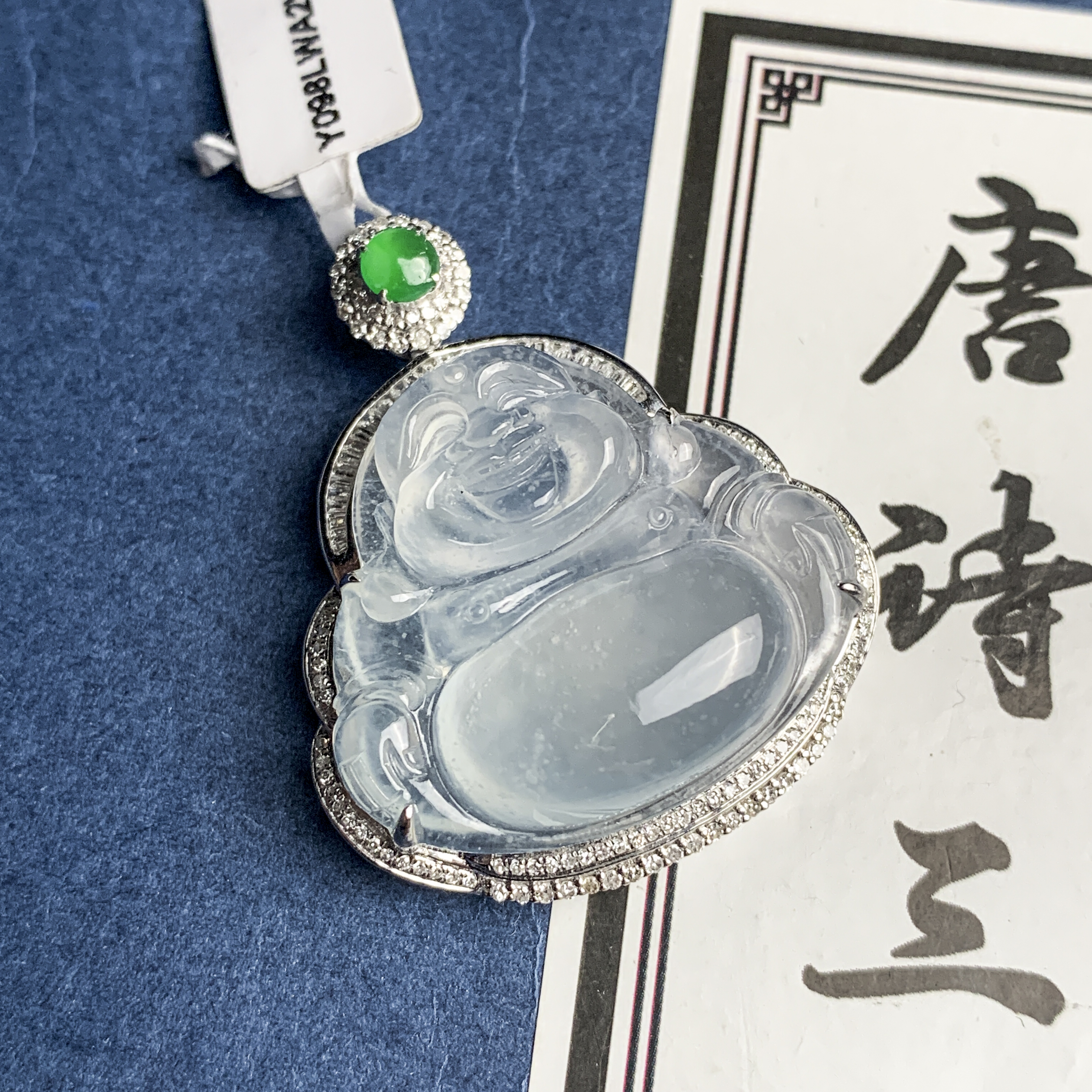 翡翠有纹路就一定是瑕疵吗？搞不懂的人千万别瞎买